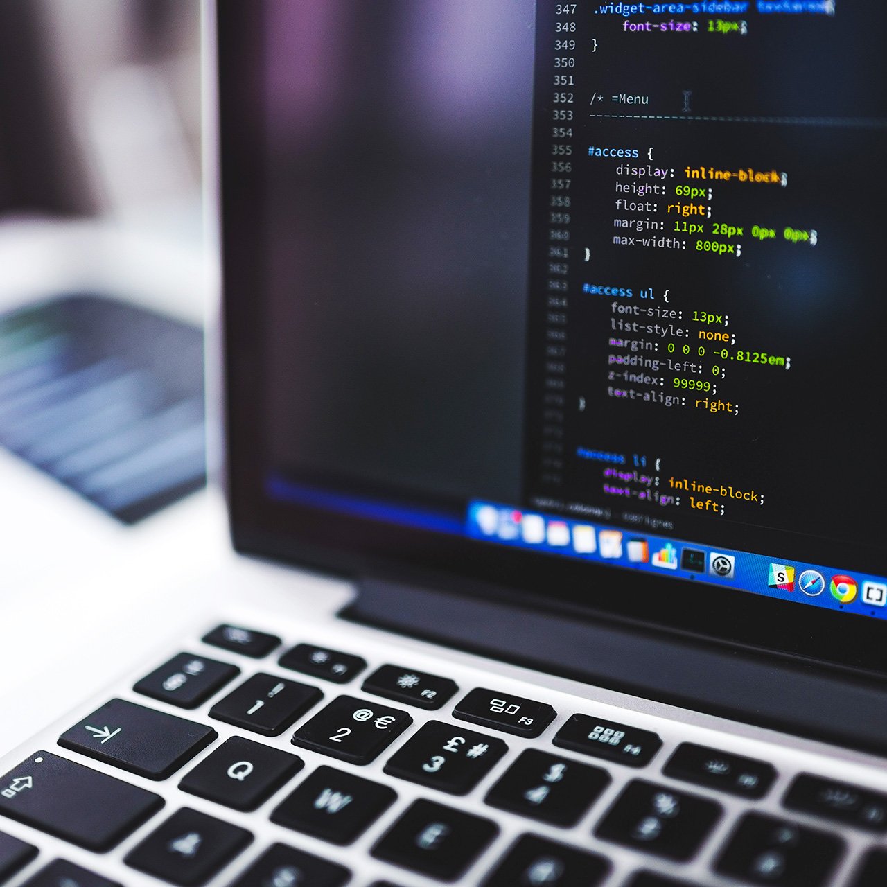 Ajotuer son site sur sa fiche Google.